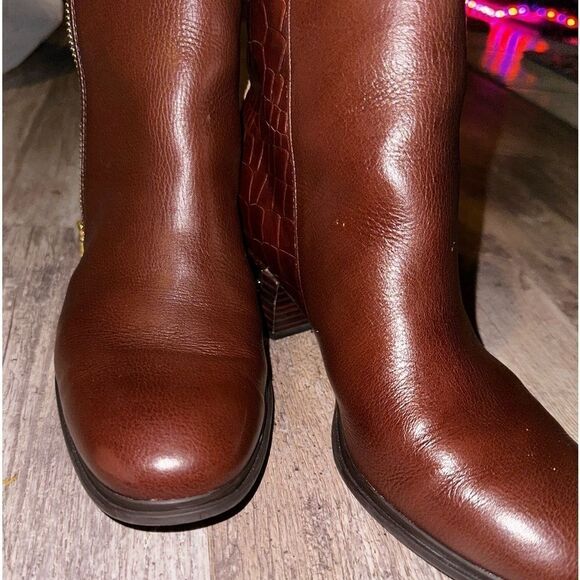 Isola Daylin Bootie sz 7 EUC - Picture 11 of 12